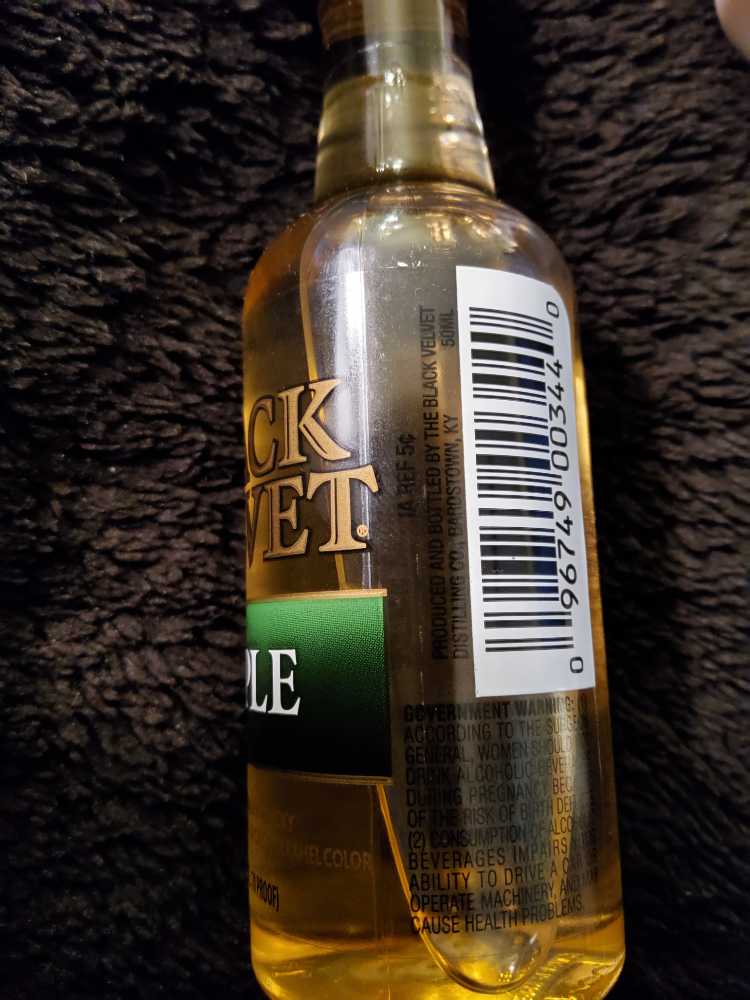 Black Velvet Apple Whiskey Price - The Black Velvet Distilling Company (50 mL) alcohol collectible [Barcode 096749003440] - Main Image 2