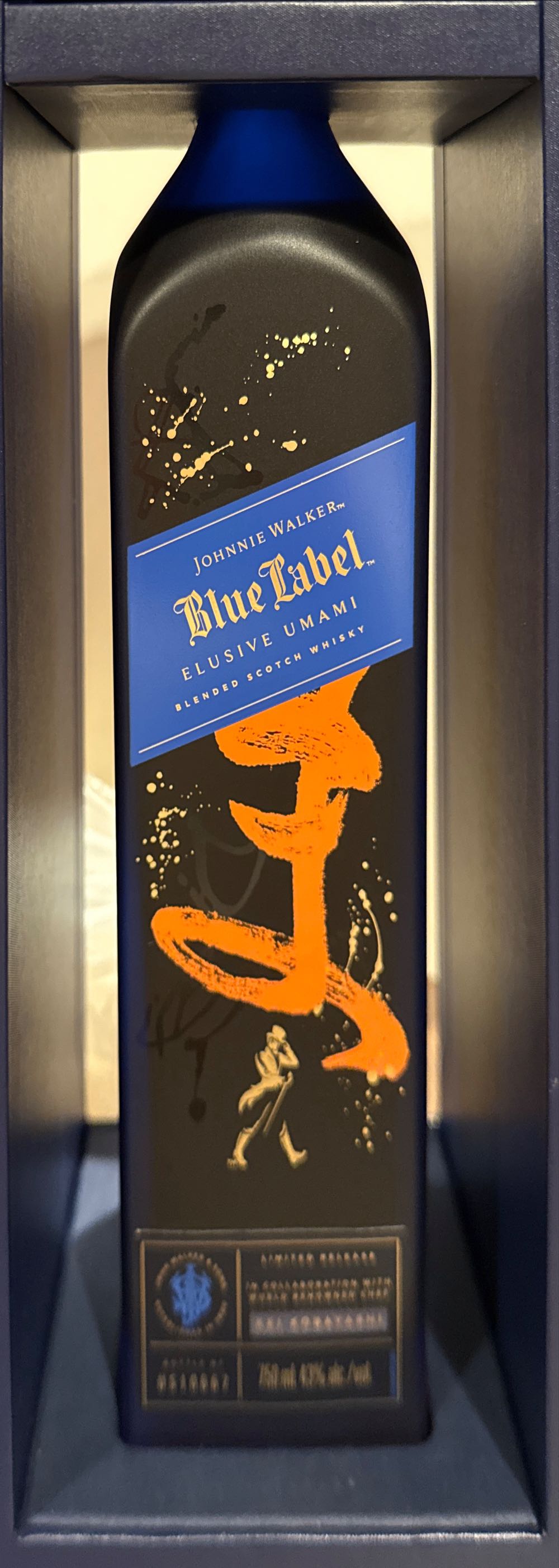 Umami Limited Edition Blue Label Elusive Umami Blended Scotch Walker Johnnie - Johnnie Walker & Sons (750 mL) alcohol collectible [Barcode 088076188396] - Main Image 2