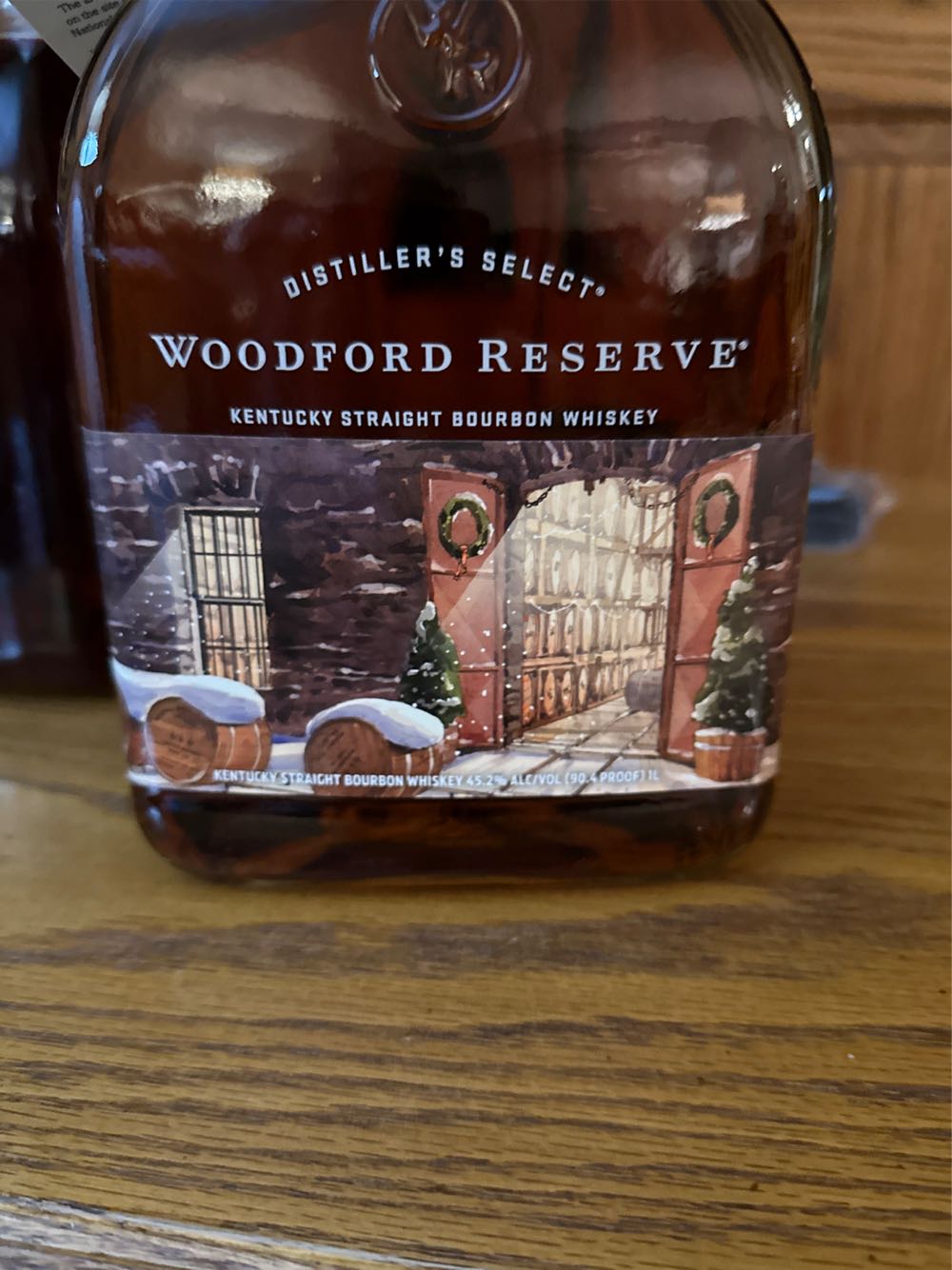 Woodford Reserve - Woodford Reserve (1000 mL) alcohol collectible [Barcode 081128001032] - Main Image 3