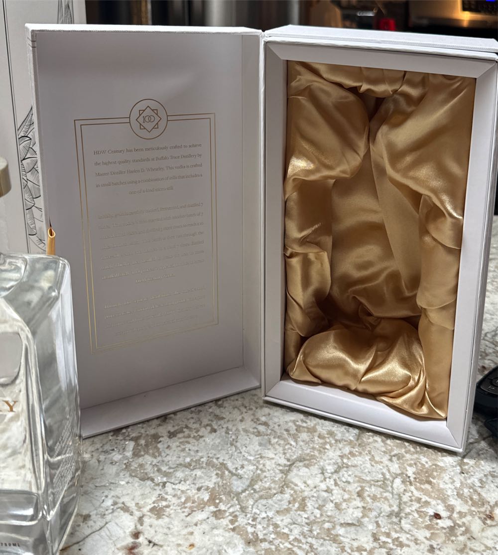 Hdw Century  - Buffalo Trace Distillery (750 mL) alcohol collectible [Barcode 088004058210] - Main Image 2