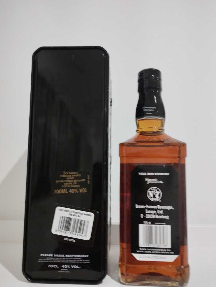 Jahresdose 2011  (700 mL) alcohol collectible - Main Image 2