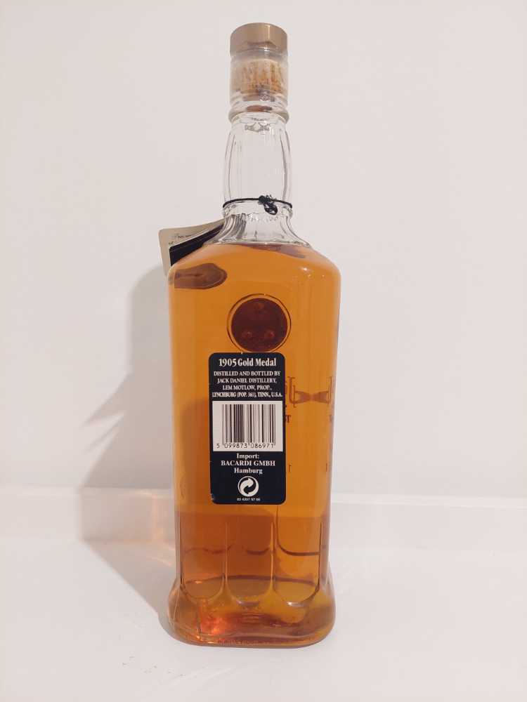 Gold Medal 1905  (1000 mL) alcohol collectible - Main Image 2