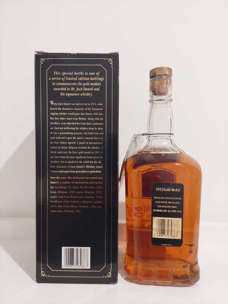 Gold Medal 1913  (1000 mL) alcohol collectible - Main Image 2