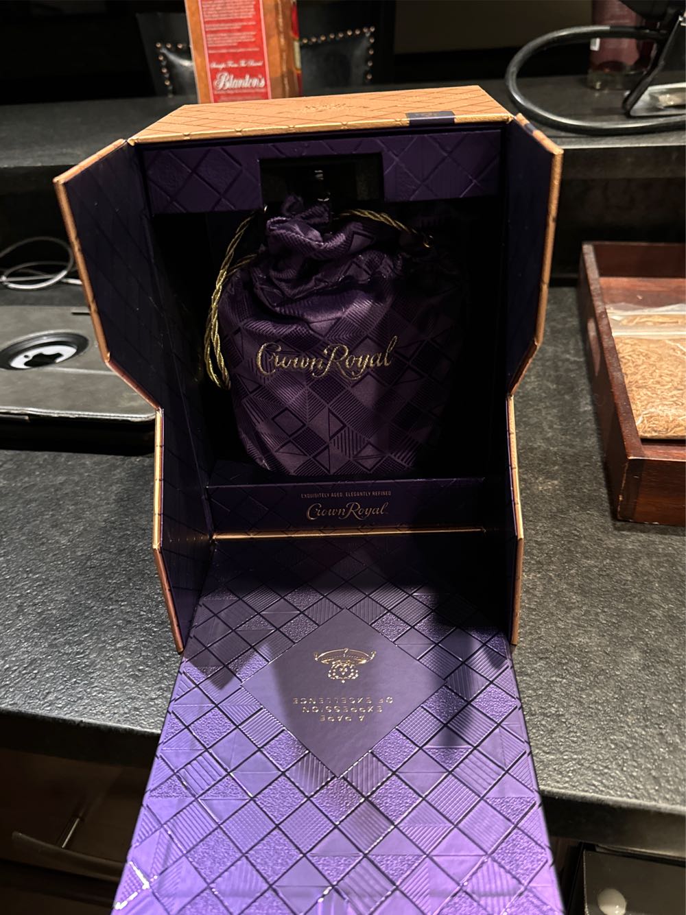 Crown Royal Extra Rare 31 Year Old Canadian Whisky - Crown Royal Company (750 mL) alcohol collectible [Barcode 082000807742] - Main Image 2