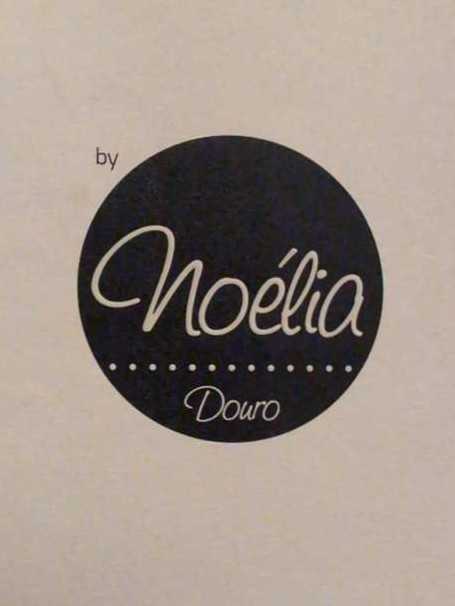 Quinta Do Carqueijal White Branco  alcohol collectible [Barcode 5604235000047] - Main Image 2