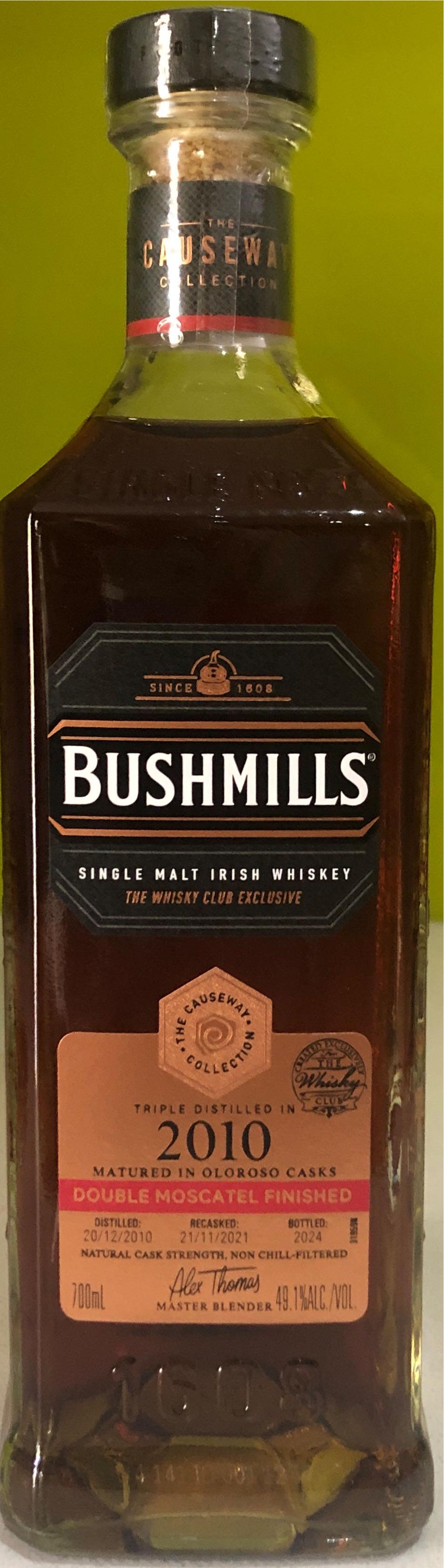 Bushmills Causeway Collection Double Moscatel Finished - Bushmills Distillery (700 mL) alcohol collectible [Barcode 5055966830821] - Main Image 4