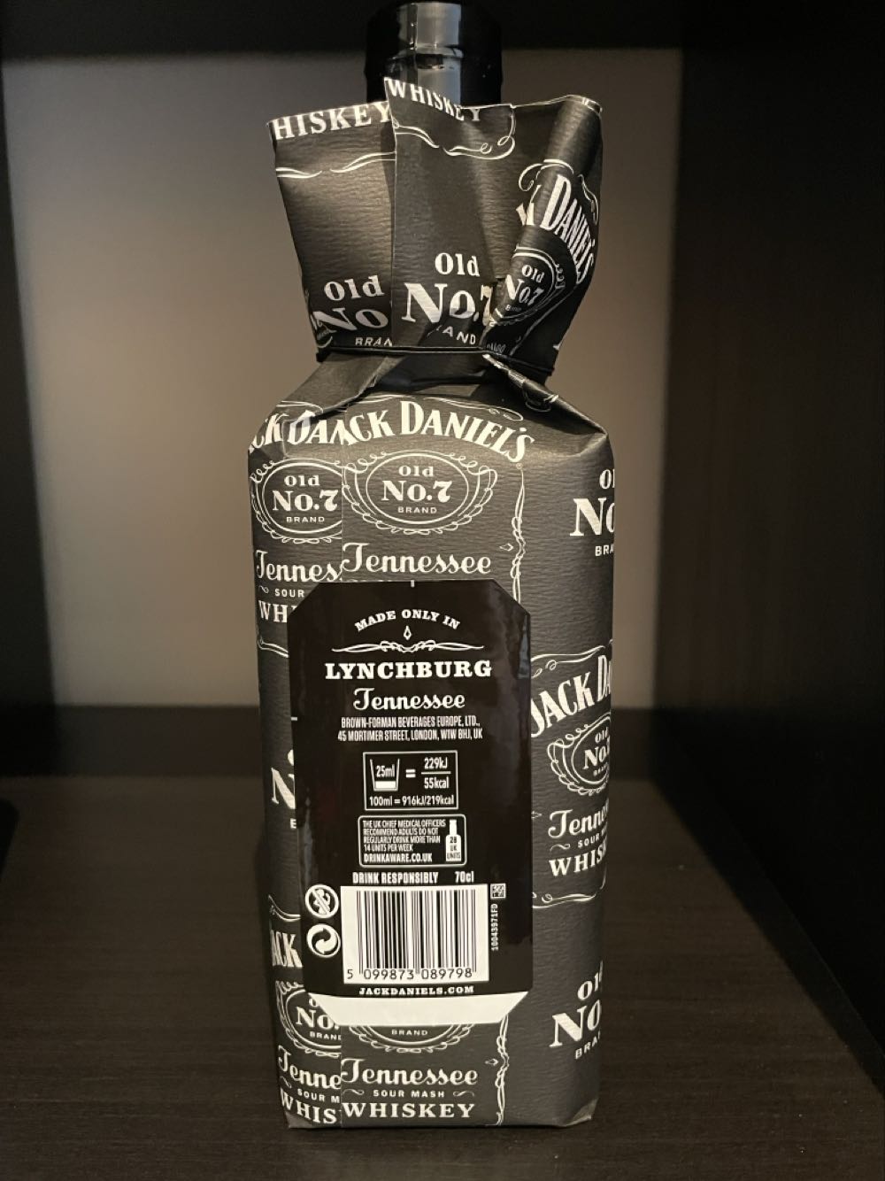 Jack Daniel’s Black Label - 2024 700ml Paper Wrap - Jack Daniel’s (700 mL) alcohol collectible [Barcode 5099873089798] - Main Image 2