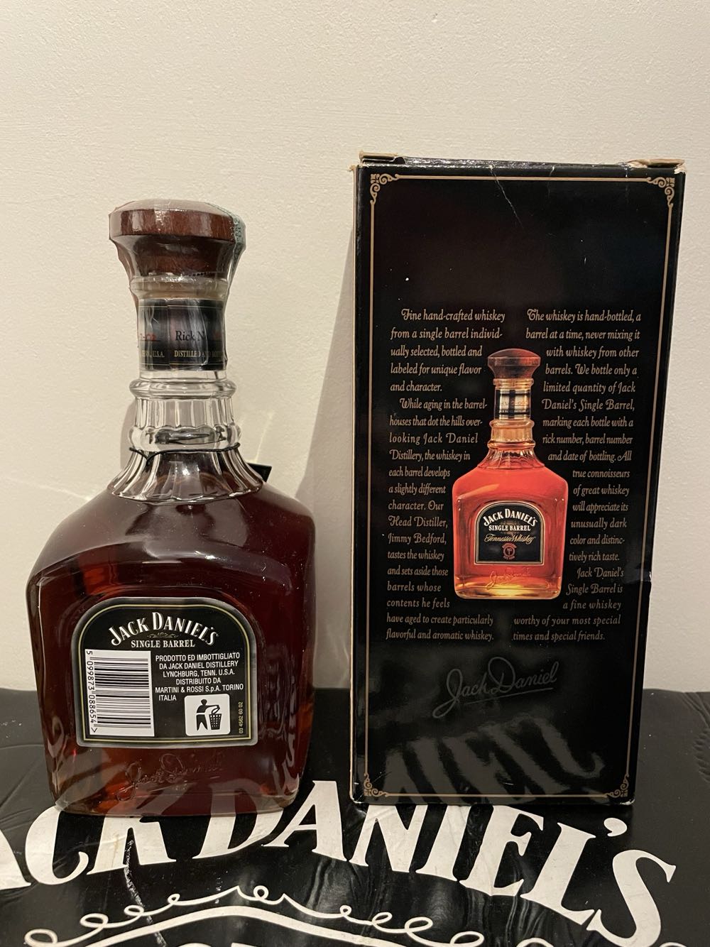 Jack Daniel’s Single Barrel 3rd Gen - 700ml Spanish - Jack Daniel’s (700 mL) alcohol collectible - Main Image 2