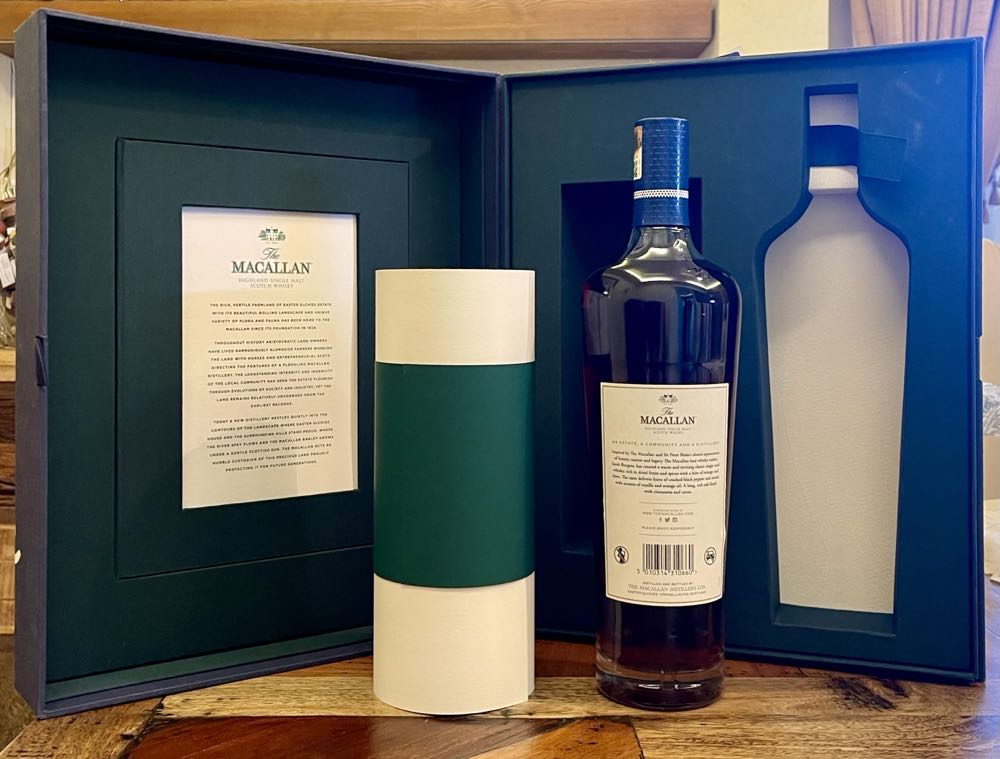 MACALLAN X Sir Peter Blake Highland Single Malt Scotch Whisky - The Macallan Distillers (700 mL) alcohol collectible [Barcode 5010314310660] - Main Image 3