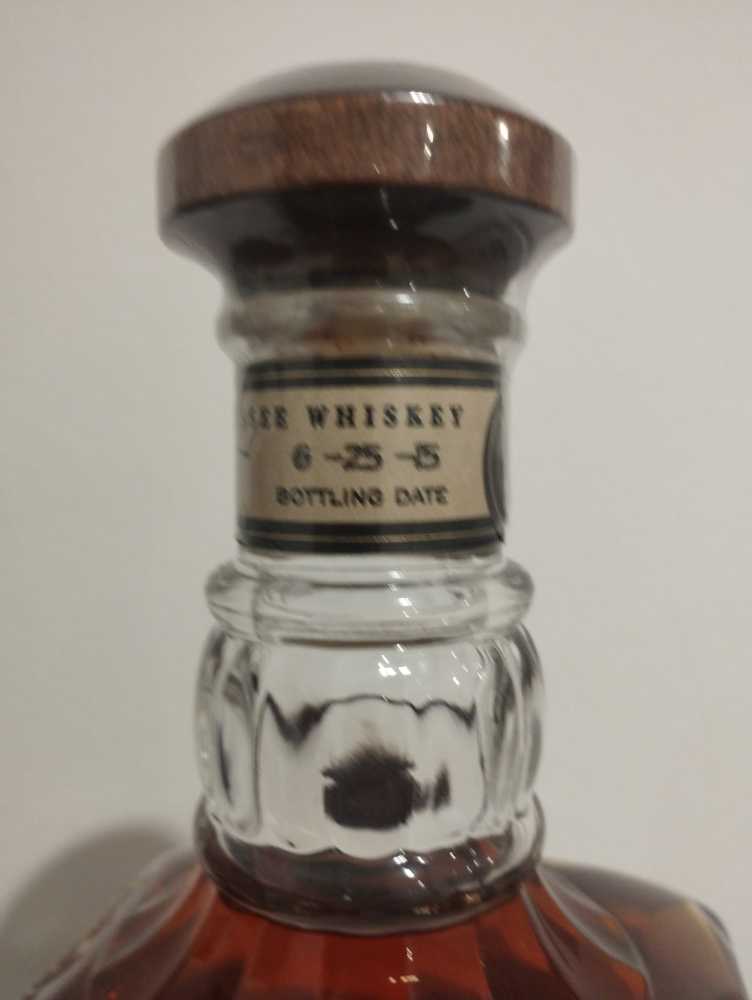 Single Barrel  (700 mL) alcohol collectible - Main Image 3
