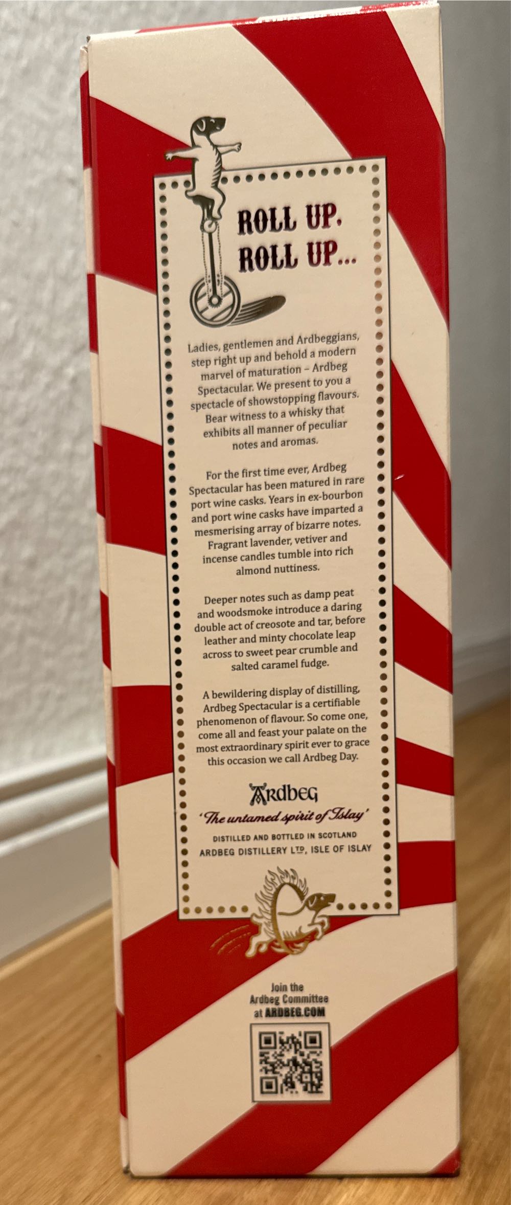 Ardbeg Spectacular - Ardbeg Distillery Islay (700 mL) alcohol collectible [Barcode 5010494988703] - Main Image 4