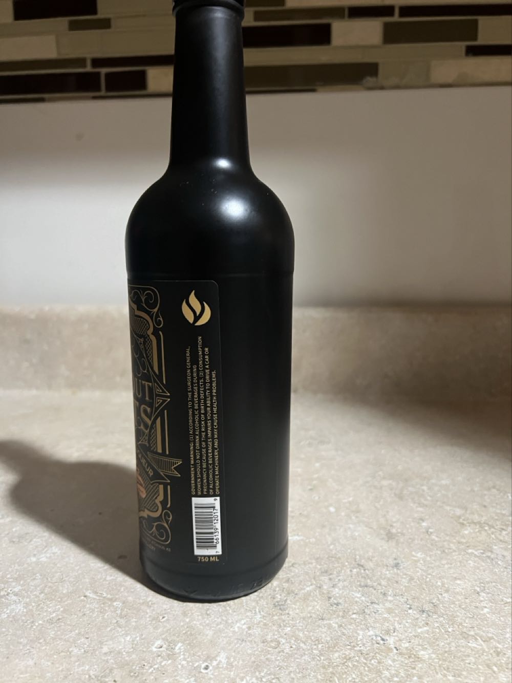 Hangout Shots  alcohol collectible [Barcode 766139120179] - Main Image 3