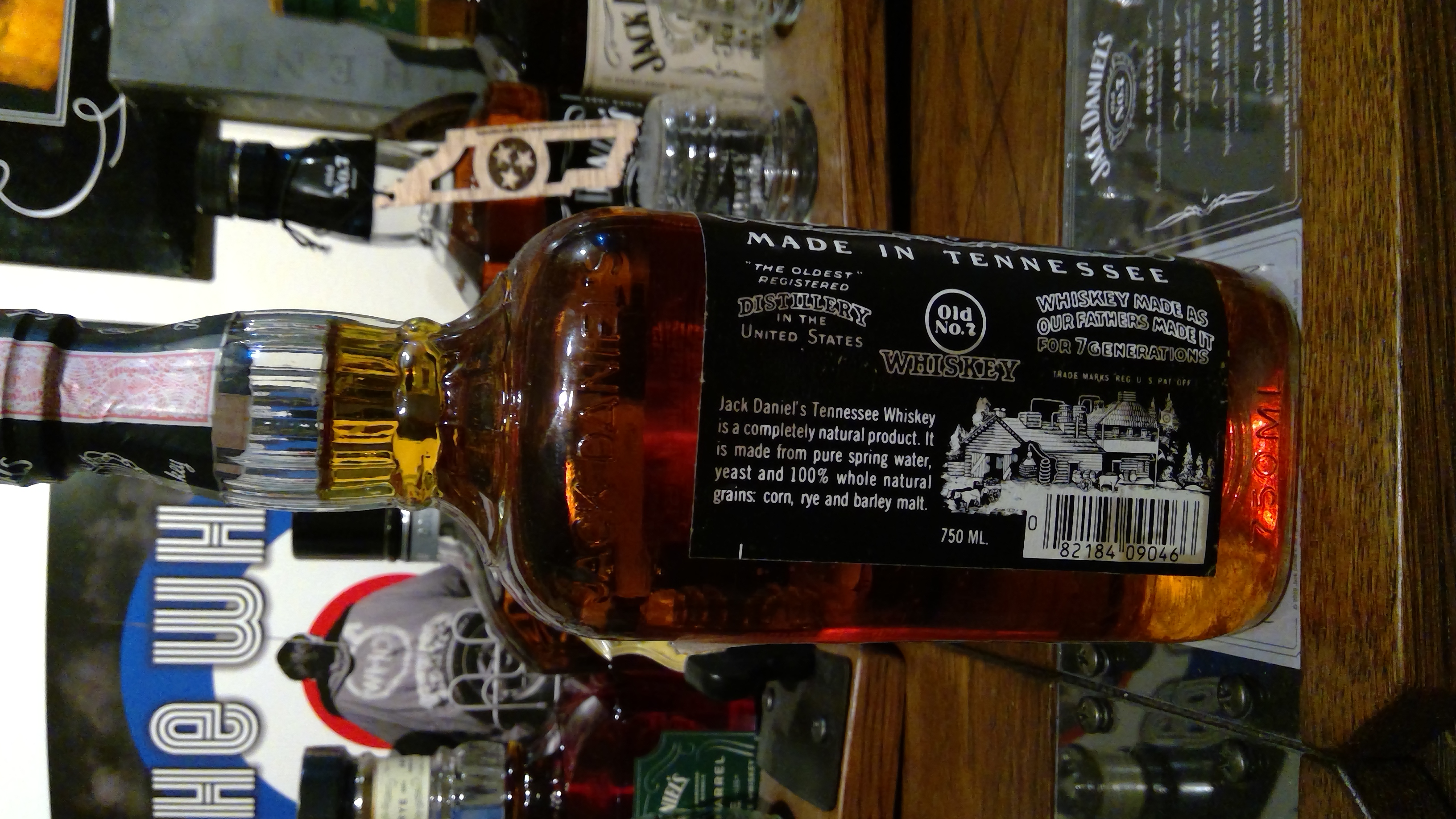 Jack Daniels Fake Seal Glossy 1988  (750 mL) alcohol collectible - Main Image 4