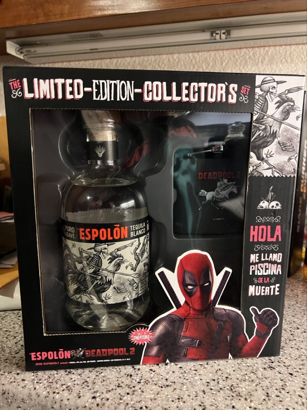 Deadpool 2 Espolōn collectors edition set - Espolon alcohol collectible [Barcode 721059002936] - Main Image 2