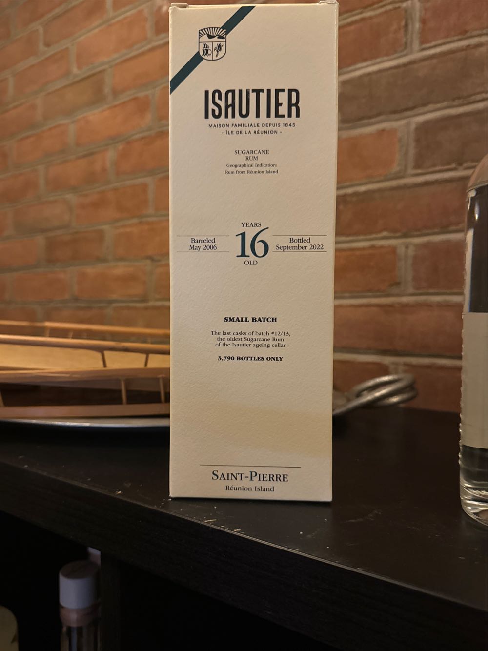 Isautier 16 Sugarcane - Saint-Pierre Reunion Island alcohol collectible [Barcode 810852037020] - Main Image 2