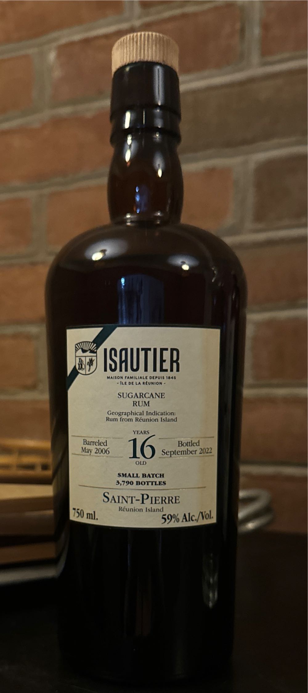 Isautier 16 Sugarcane - Saint-Pierre Reunion Island alcohol collectible [Barcode 810852037020] - Main Image 3