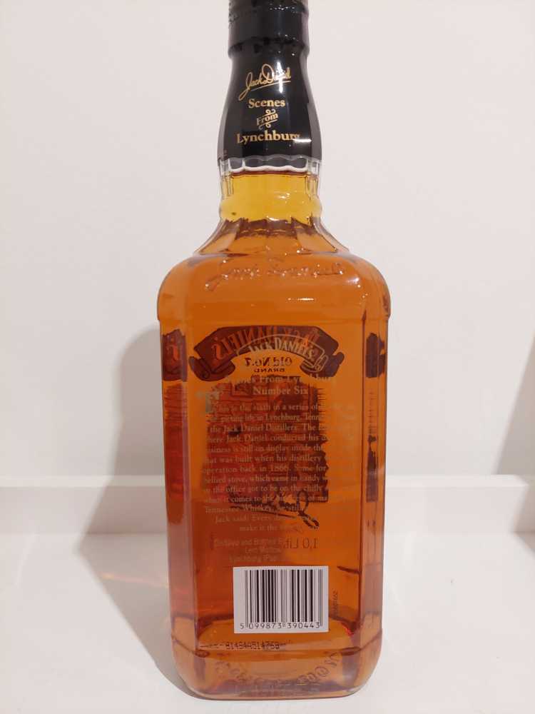 Scenes From Lynchburg No.6  (1000 mL) alcohol collectible - Main Image 2