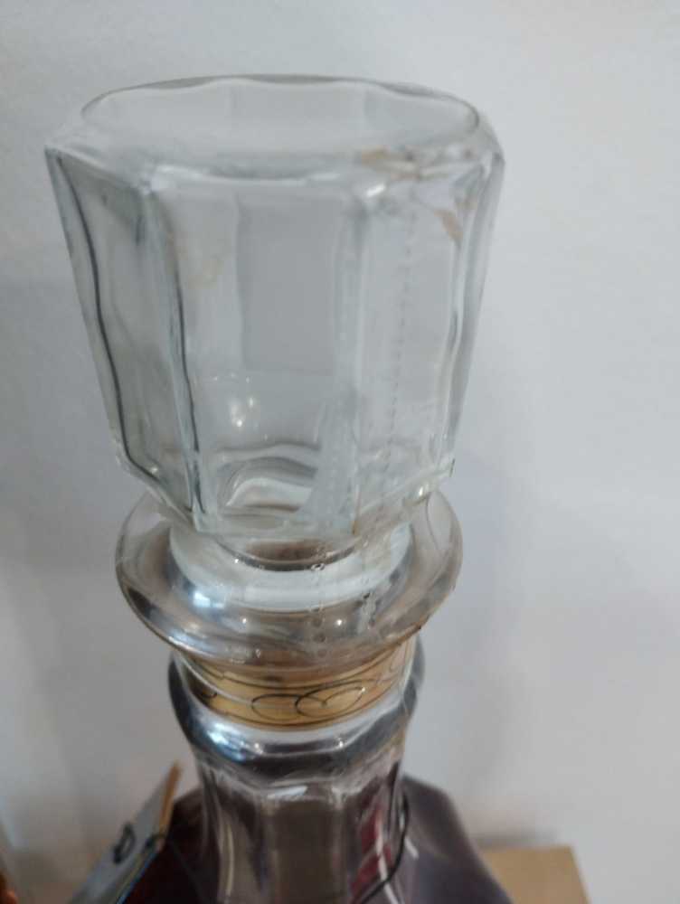 Gold Medal 1904 Replica  (1500 mL) alcohol collectible - Main Image 3