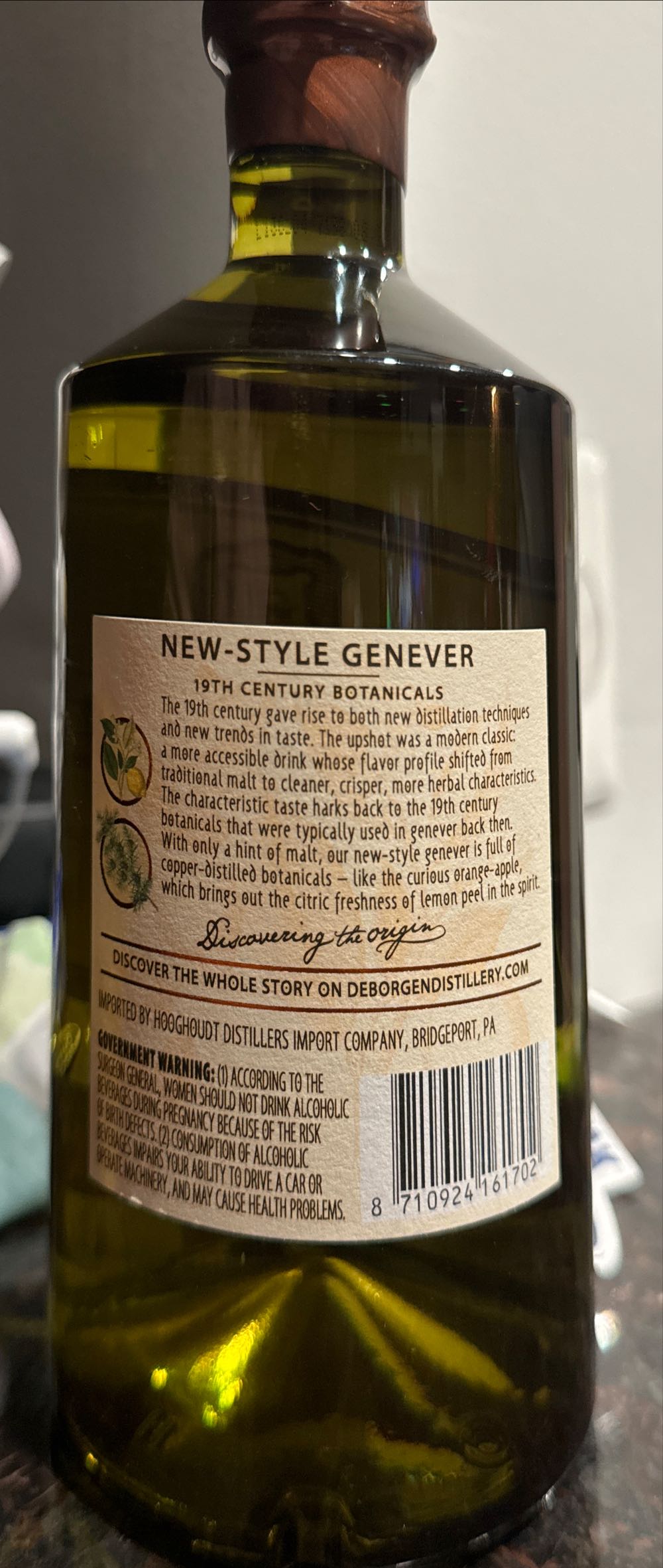 De Borgen New Style Genever - De Borgen alcohol collectible [Barcode 8710924161702] - Main Image 2