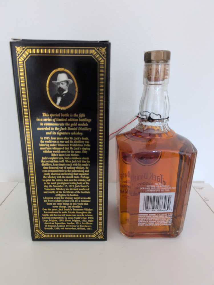 Gold Medal 1915  (750 mL) alcohol collectible - Main Image 3