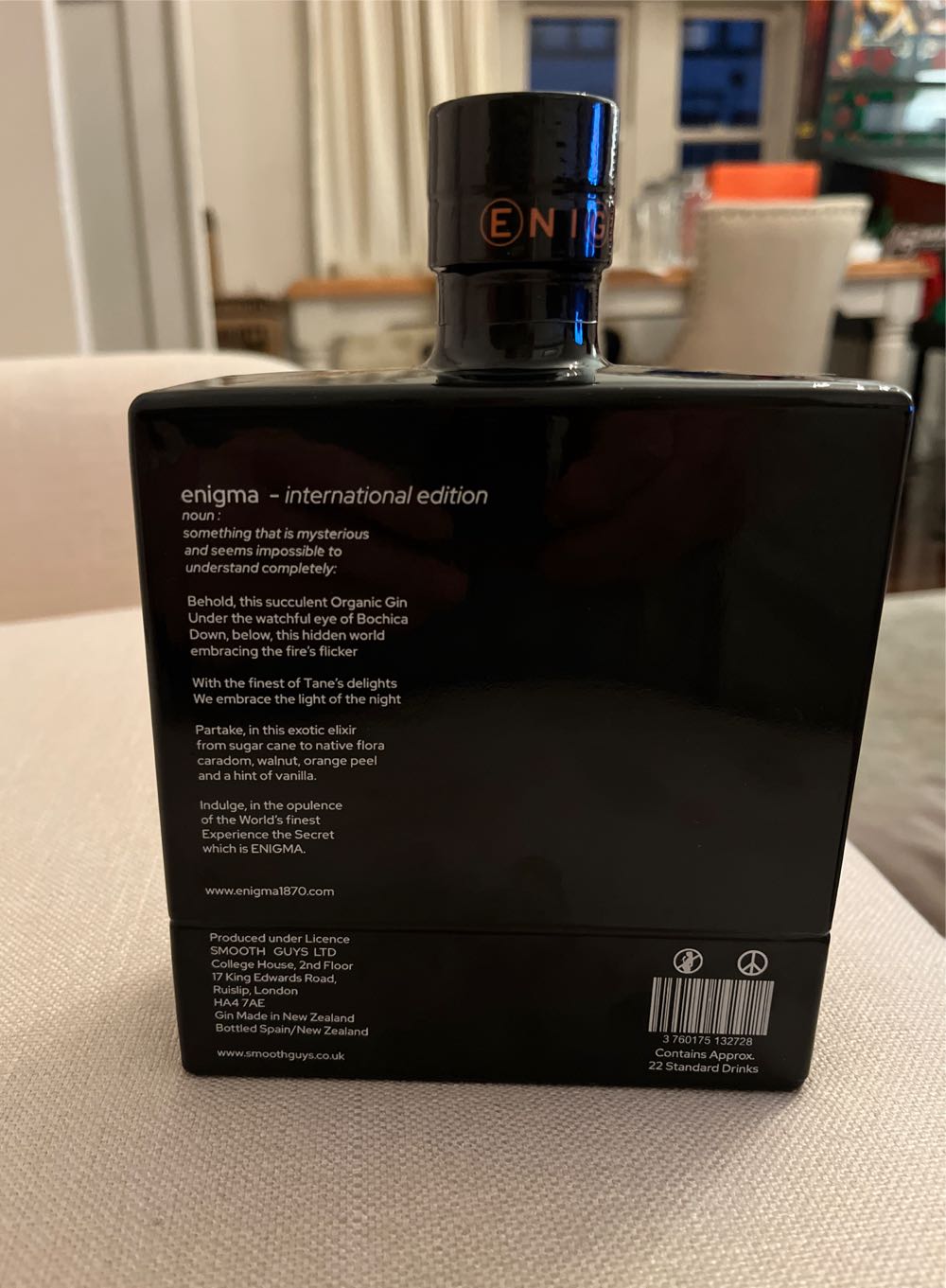 Enigma international edition - Enigma (700 mL) alcohol collectible [Barcode 3760175132728] - Main Image 2