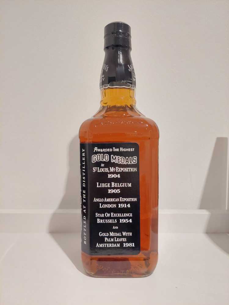 Black Label   (1000 mL) alcohol collectible - Main Image 2