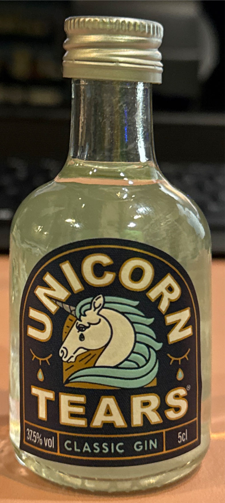 Gin  alcohol collectible [Barcode 5060564623324] - Main Image 2