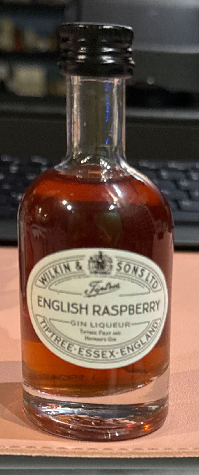 Tiptree English Gin Liqueur Miniature 5 Cl  alcohol collectible [Barcode 043647138040] - Main Image 2