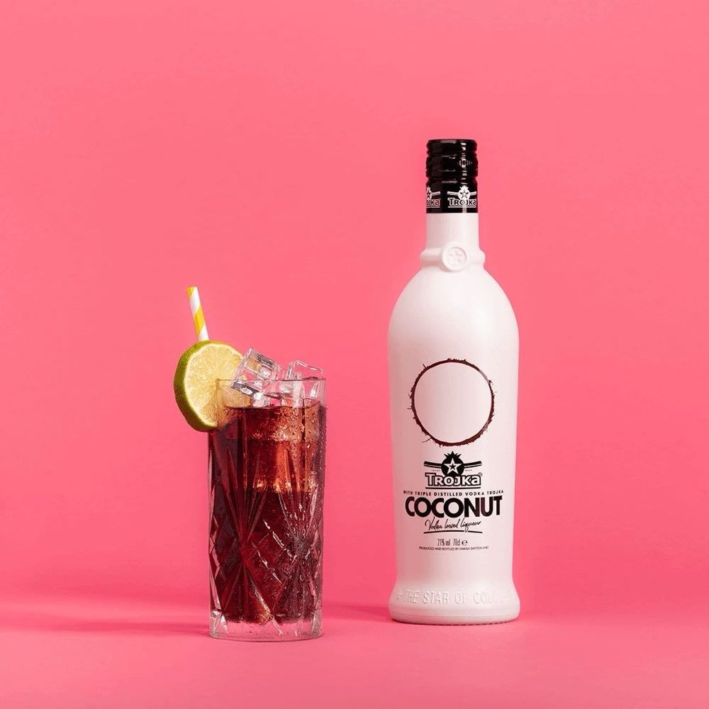 Trojka Coconut - DIWISA Distillerie Willisau (700 mL) alcohol collectible [Barcode 7617700590170] - Main Image 2