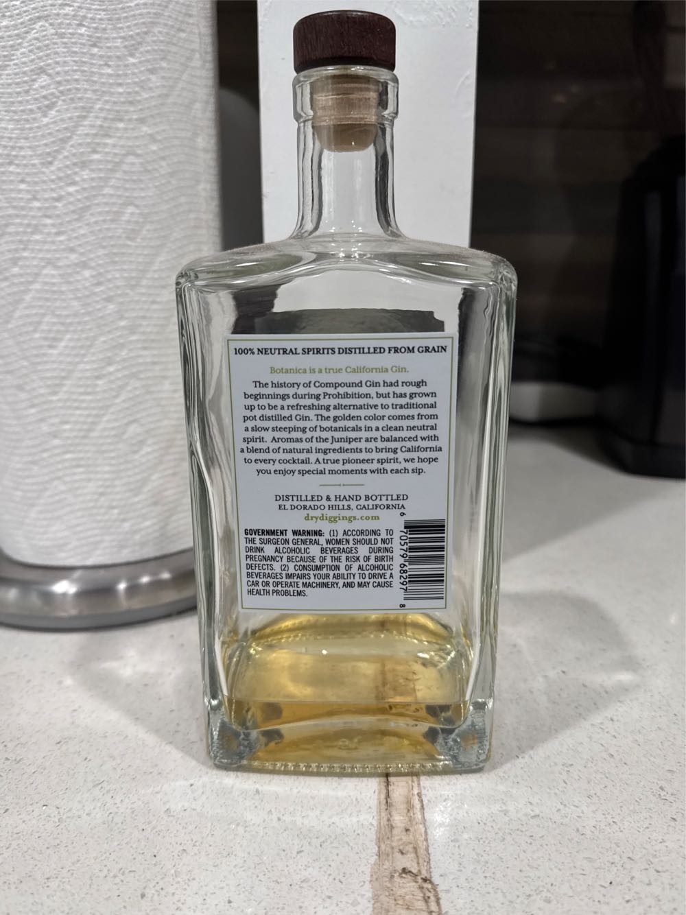 Botanica Gin - Dry Diggings (750 mL) alcohol collectible [Barcode 670579682978] - Main Image 2
