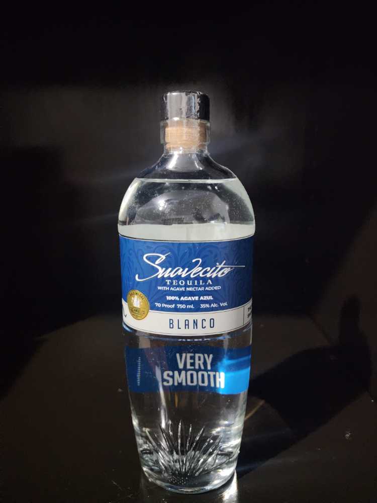 Suavecito Blanco Liquor - Destiladora de agave Azul S.A. DE C.V. (750 mL) alcohol collectible [Barcode 8507100030194] - Main Image 2