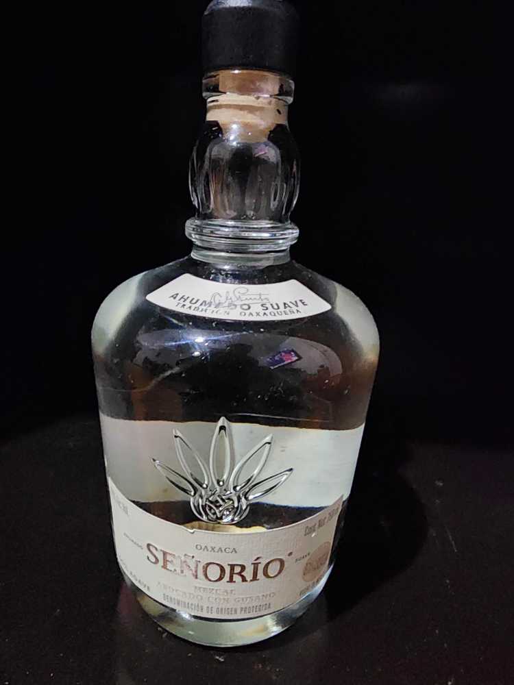 Senorio Mezcal  (750 mL) alcohol collectible [Barcode 7503021403445] - Main Image 2