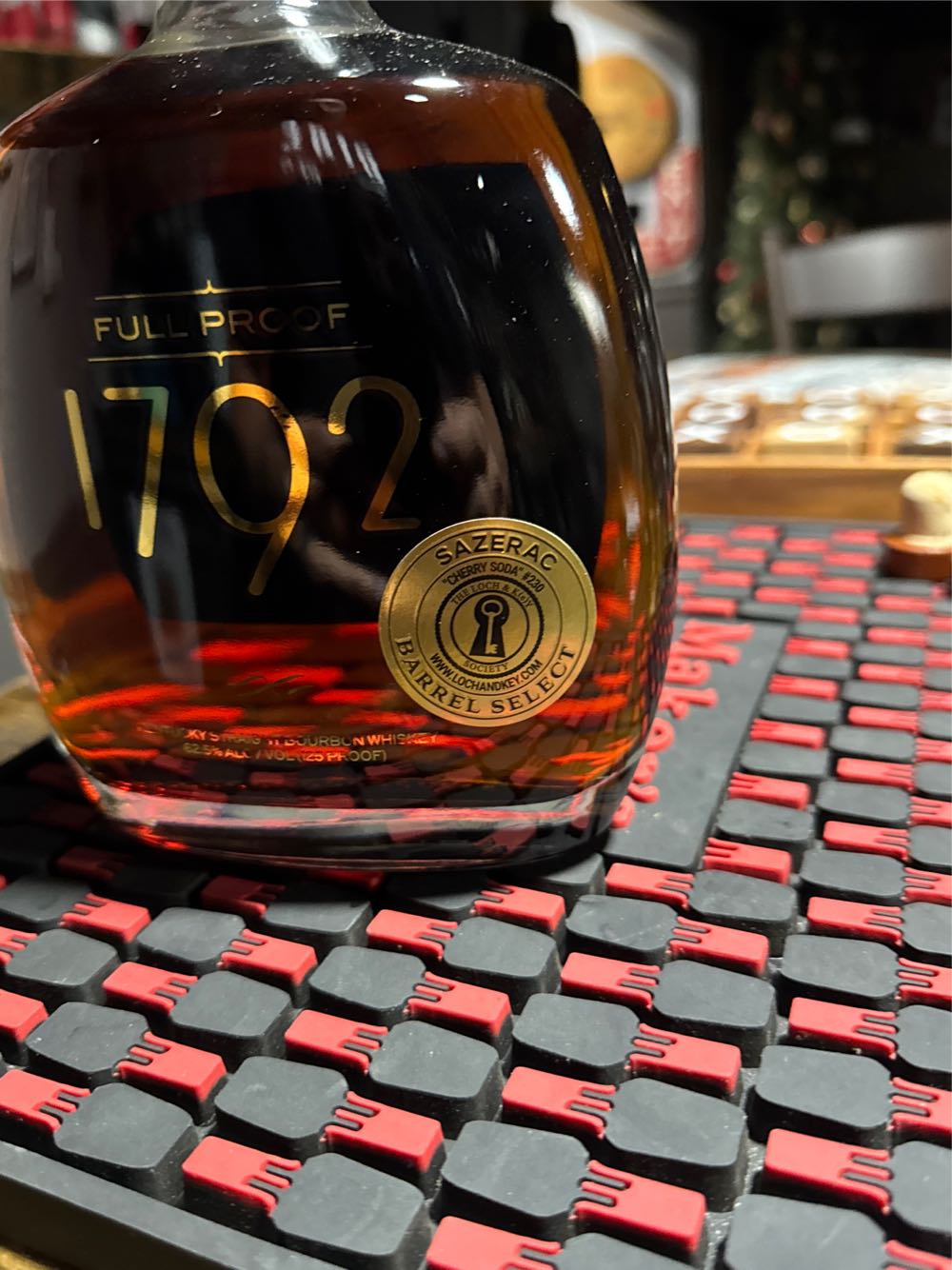 1792 Full Proof Single Barrel - Barton 1792 Distillery / Sazerac (750 mL) alcohol collectible [Barcode 088004063733] - Main Image 3