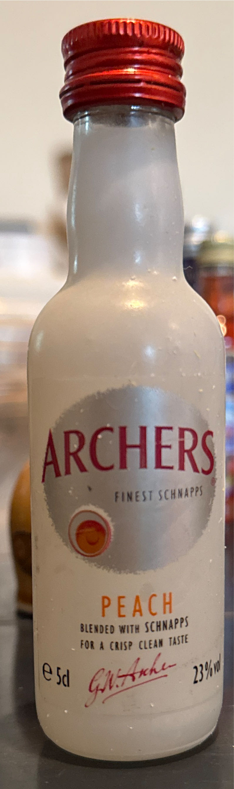 Archers Peach Schnapps Liqueur  (1 L) alcohol collectible [Barcode 5010103002257] - Main Image 2