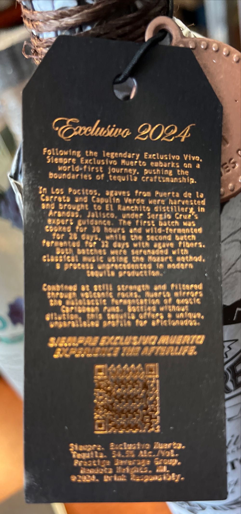 Siempre Exclusivo Muerto Blanco - Nom 1414 (750 mL) alcohol collectible [Barcode 728990154847] - Main Image 3