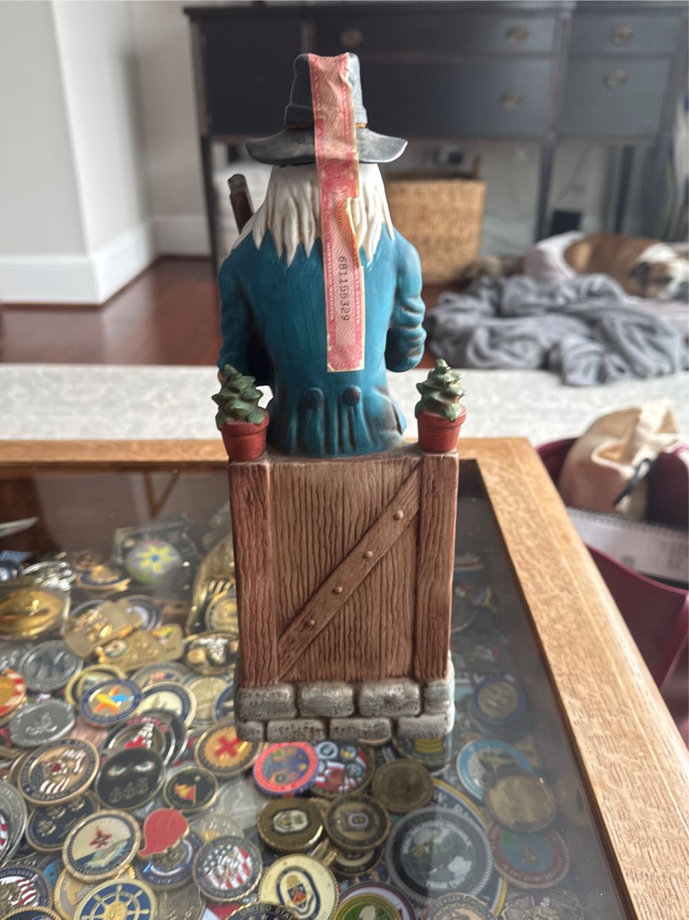 Old Rip Van Winkle Decanter 1977 ❤️ - Stitzel-Weller Distillery (750 mL) alcohol collectible - Main Image 3