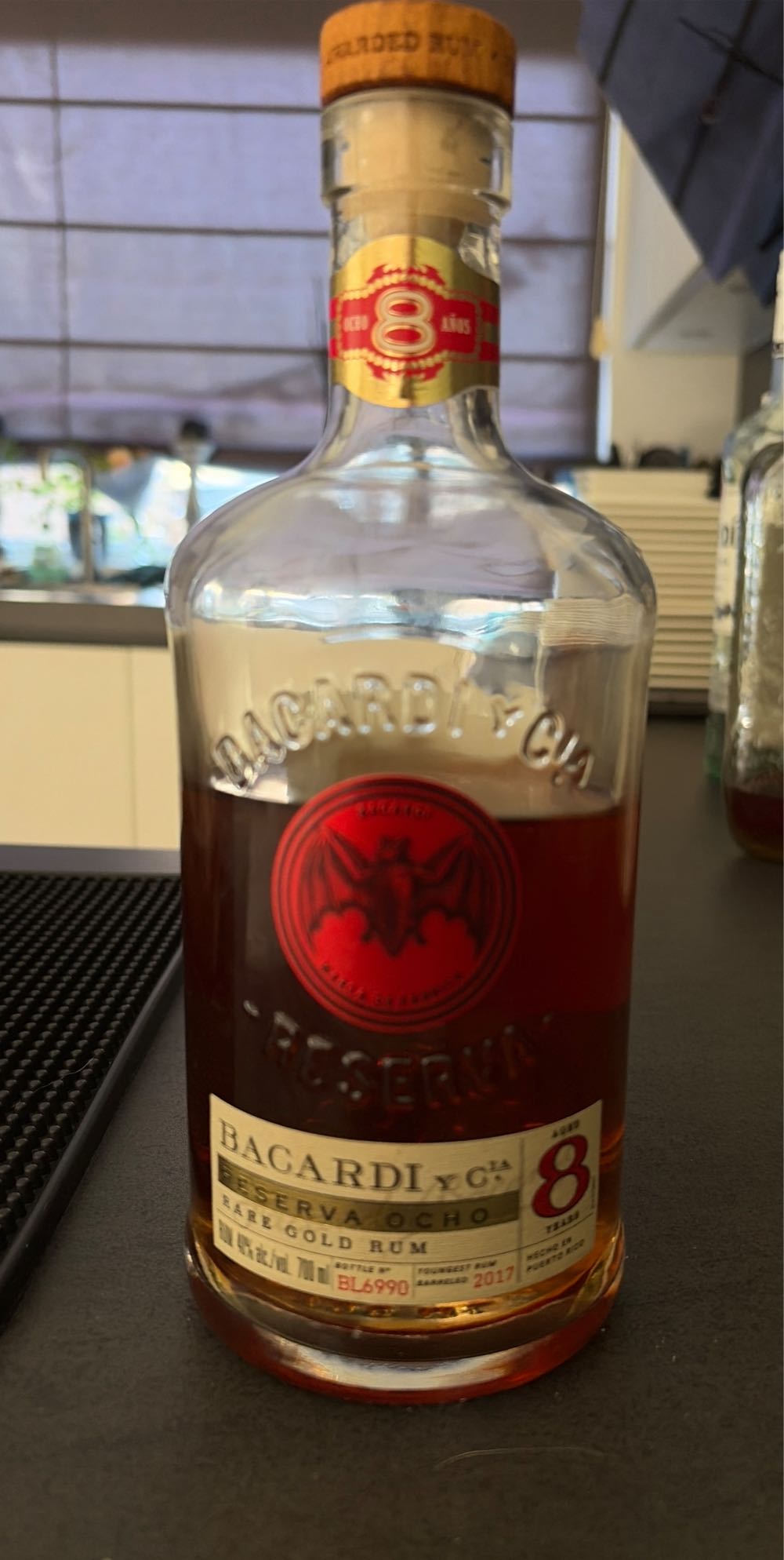 Bacardi Reserva Ocho 8 Years Rum - Bacardi y Cia., S.A. de C.V. (700 mL) alcohol collectible [Barcode 7610113001516] - Main Image 2