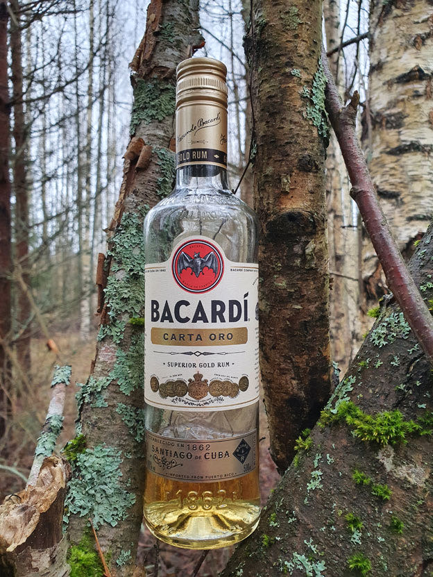Bacardi Carta Oro - Bacardi & CO LTD (700 mL) alcohol collectible [Barcode 7610113004159] - Main Image 3