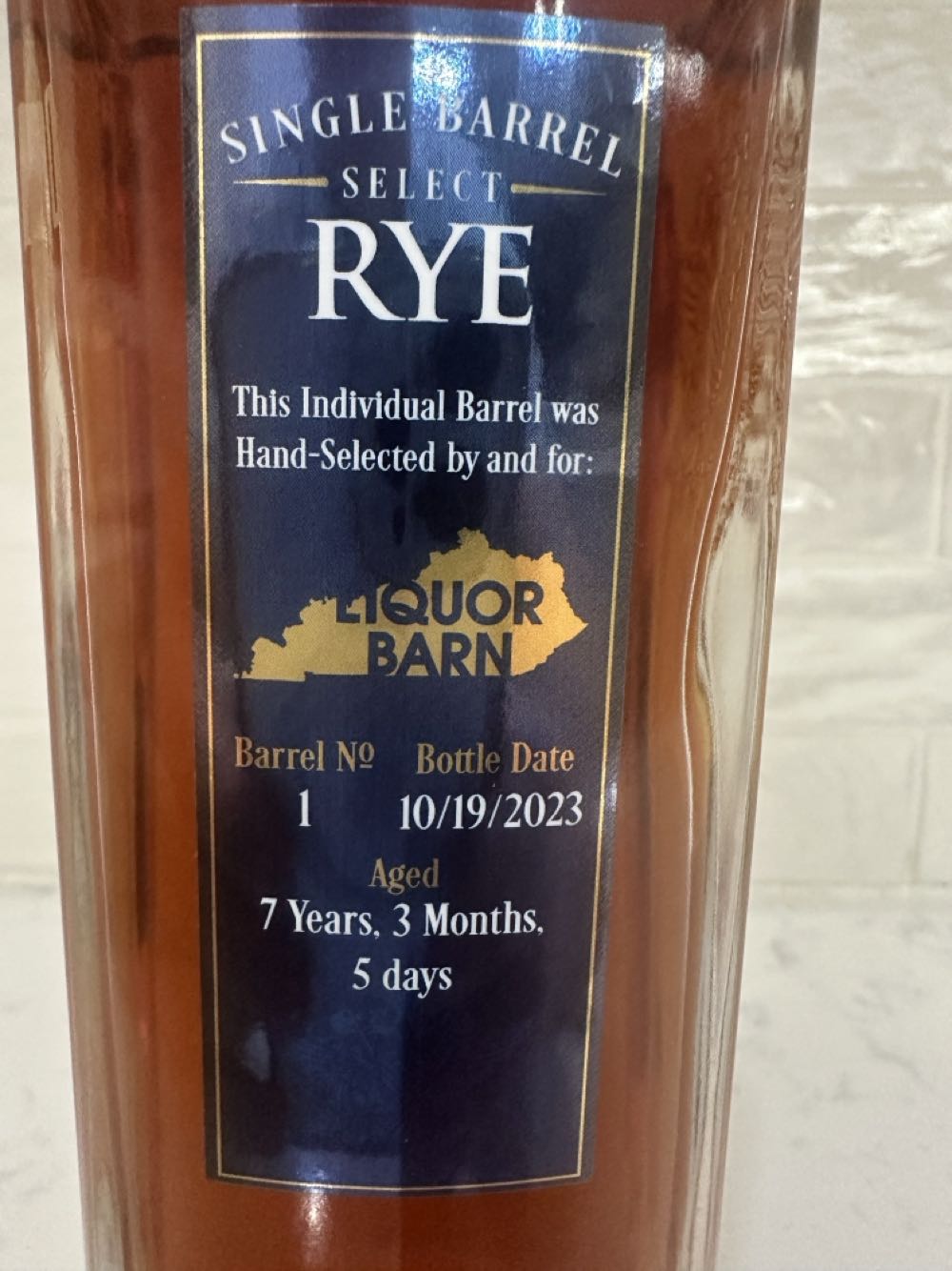 Luca Mariano “ Gianna Lorèn” Single Barrel Rye - Luca Mariano Distillery (750 mL) alcohol collectible [Barcode 850029560128] - Main Image 3