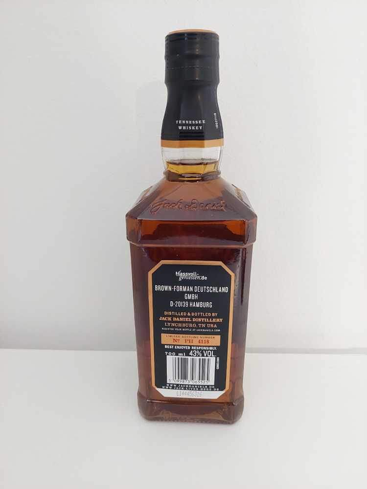 Master Distiller #2  (700 mL) alcohol collectible - Main Image 2