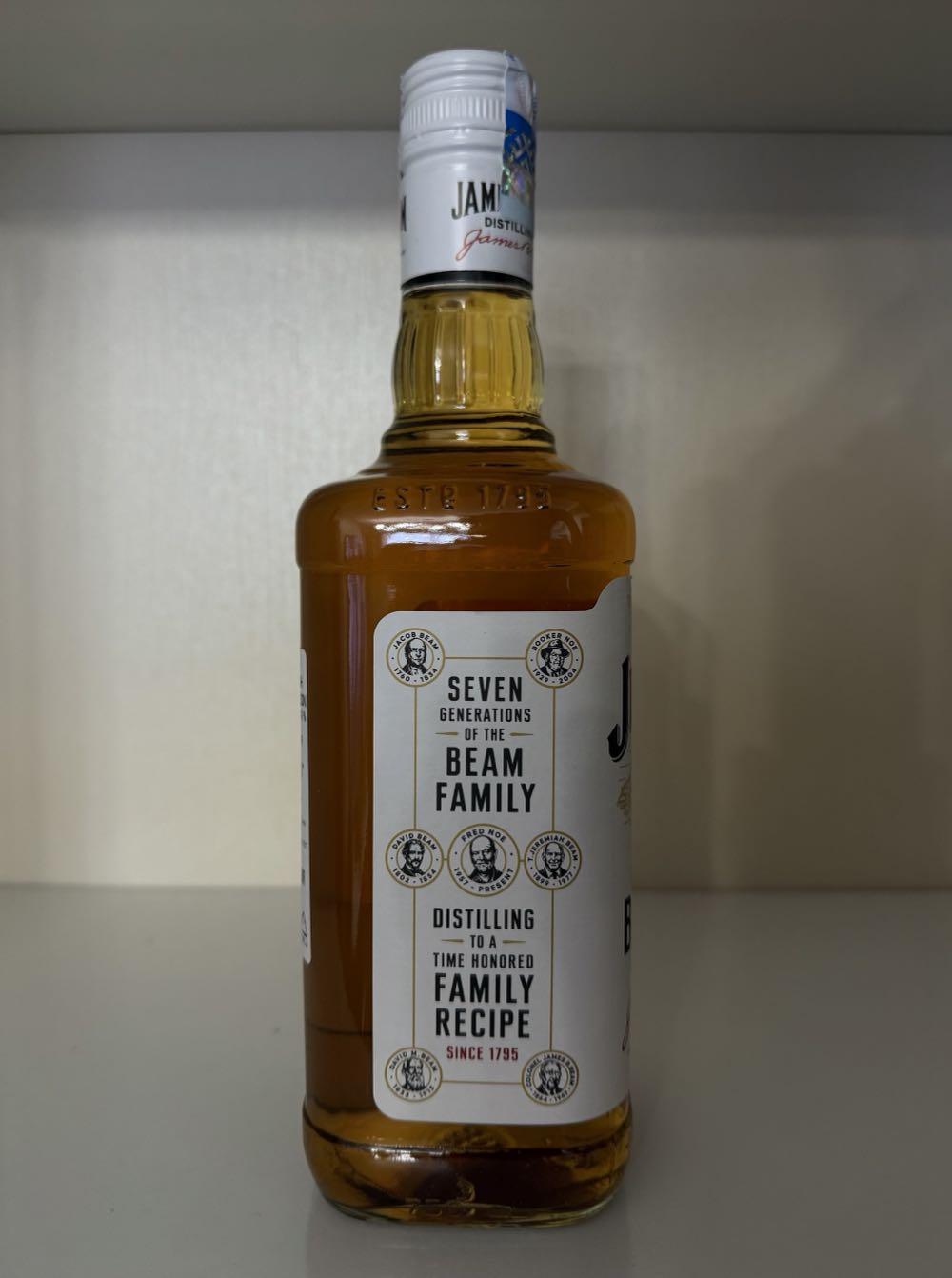 Jim Beam - James B Beam Distilling Co (750 mL) alcohol collectible [Barcode 080686000365] - Main Image 2