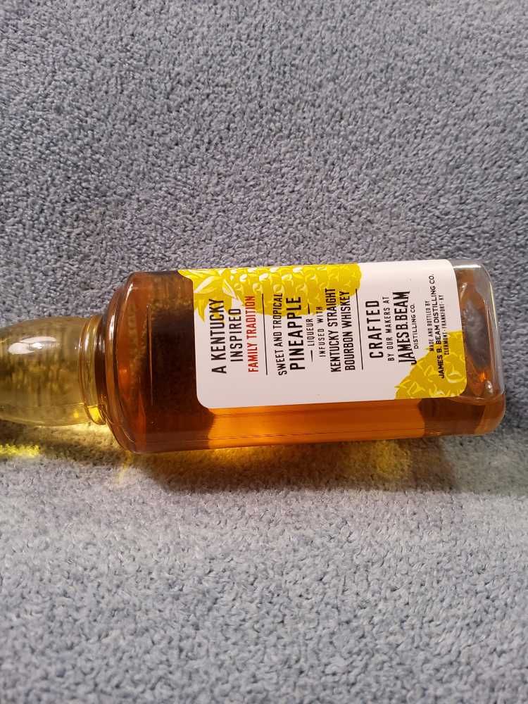 Jim Beam Pineapple  - James B. Beam Distilling Co, Frankfort, KY (750 mL) alcohol collectible [Barcode 080686009931] - Main Image 3