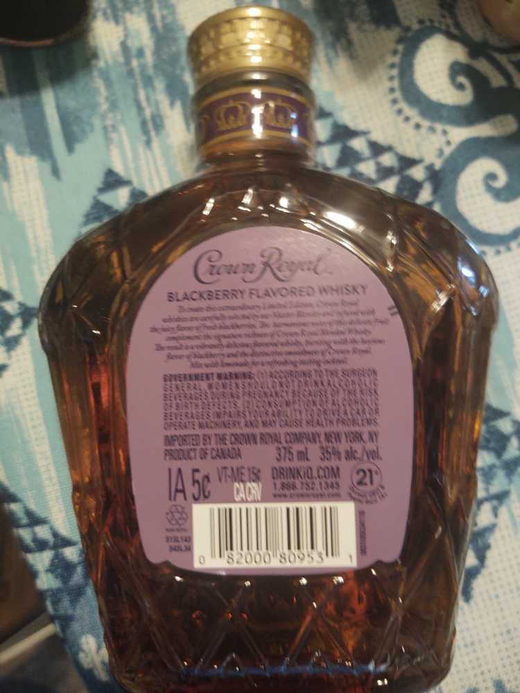 Crown Royal Blackberry Whisky 375ml  (375 FL OZ) alcohol collectible [Barcode 082000809531] - Main Image 2