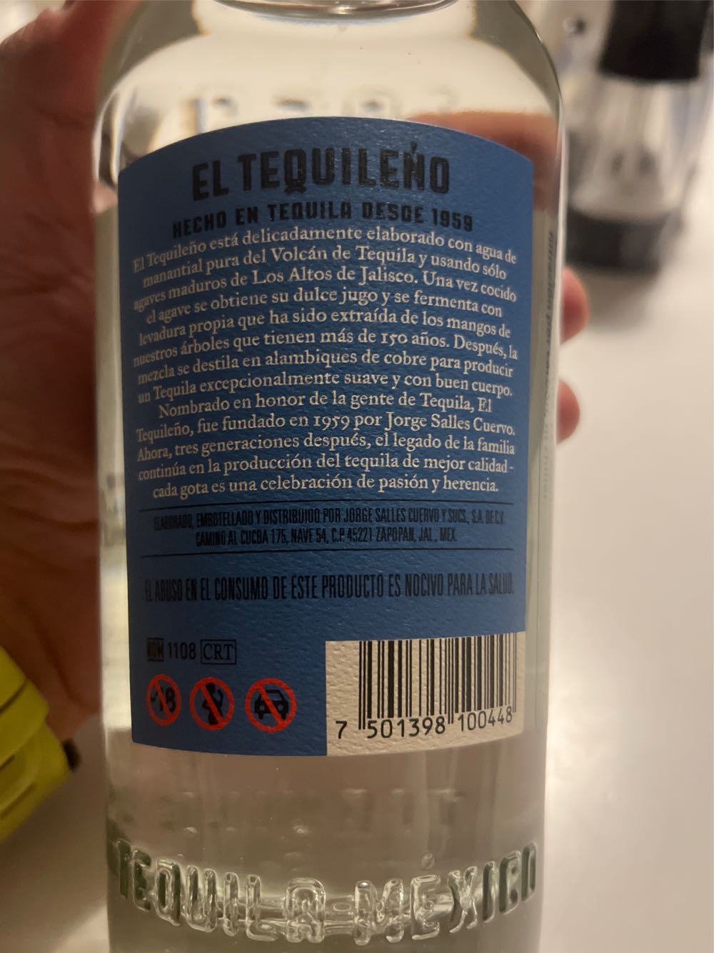 El Tequileño Platinum - Jorge Salles Cuervo Y Sucs., S.A. De C.V. (750 mL) alcohol collectible [Barcode 7501398100448] - Main Image 2