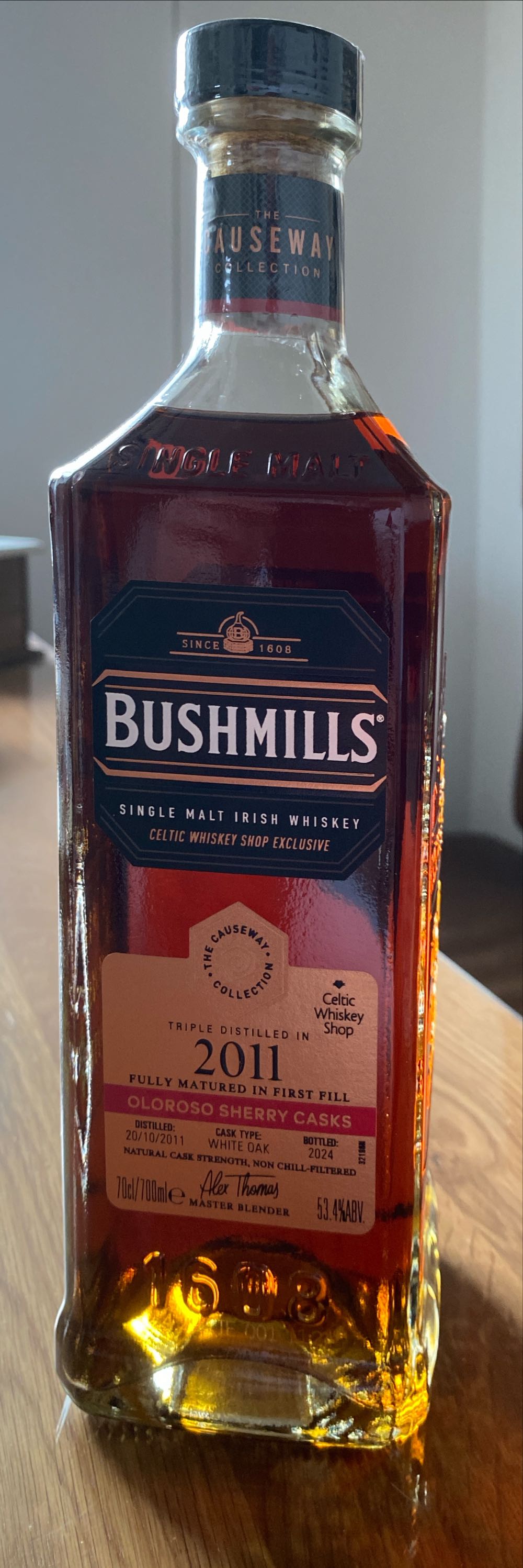 Bushmills Causeway Collection Oloroso 2011 - The ’Old Bushmills’ Distillery alcohol collectible - Main Image 3