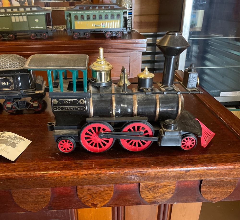 Jim Beam Locomotive - Jim Beam Distillery (750 mL) alcohol collectible - Main Image 2