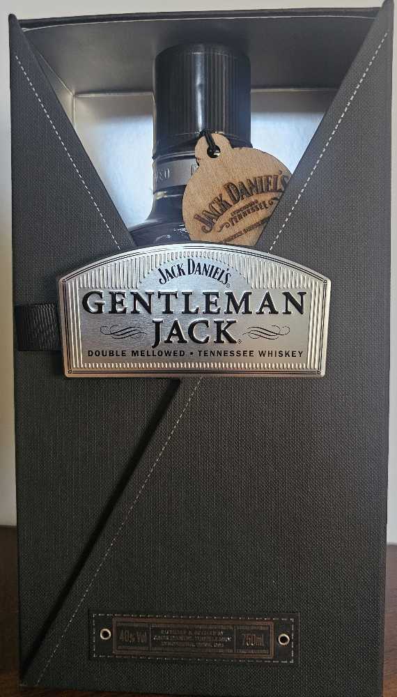 Gentleman Jack - Squire 69th Anniversary - Jack Daniel Distillery (750 mL) alcohol collectible [Barcode 2100000000142] - Main Image 3