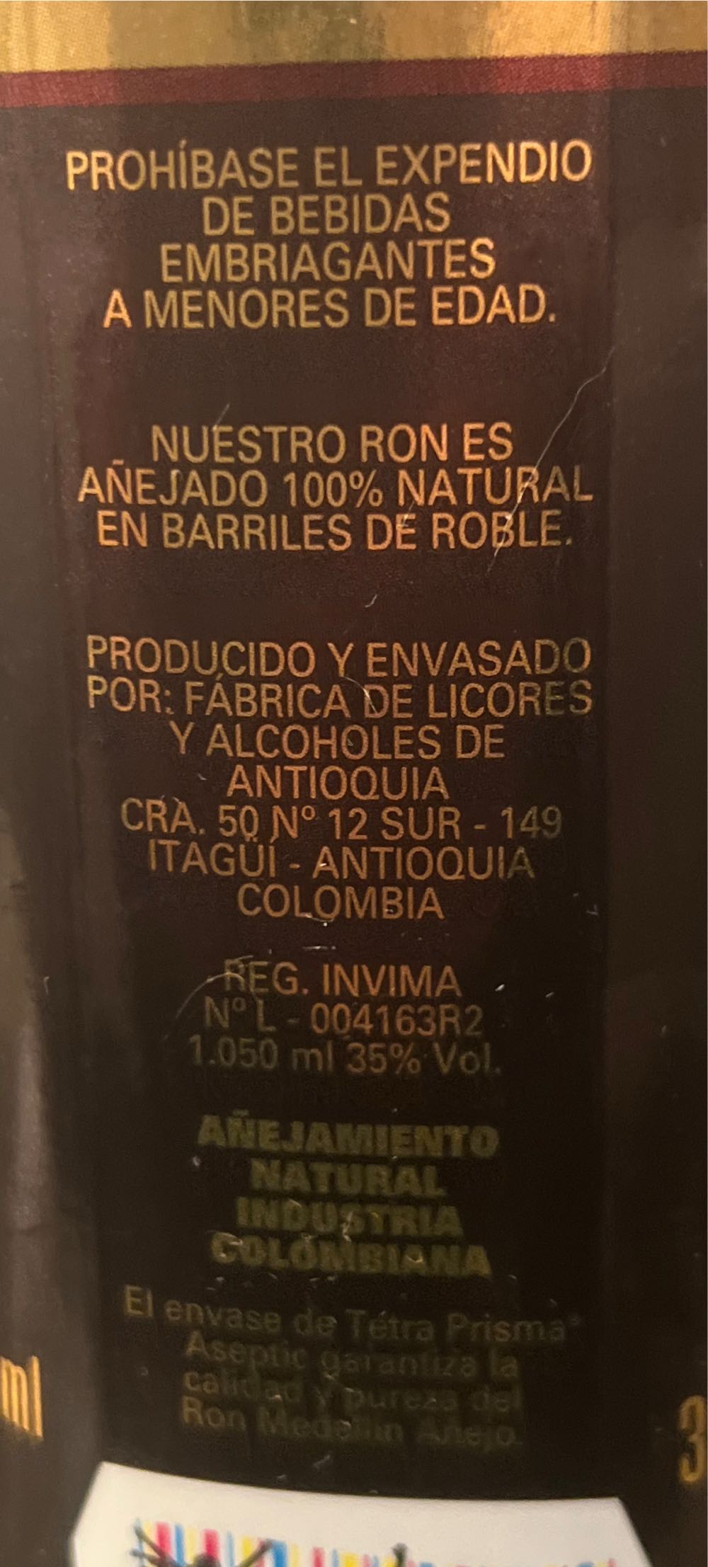 Ron Medellin 3 Ml Añejo Años Medellín Tetra Xml Caja 1  alcohol collectible [Barcode 7702049101153] - Main Image 2