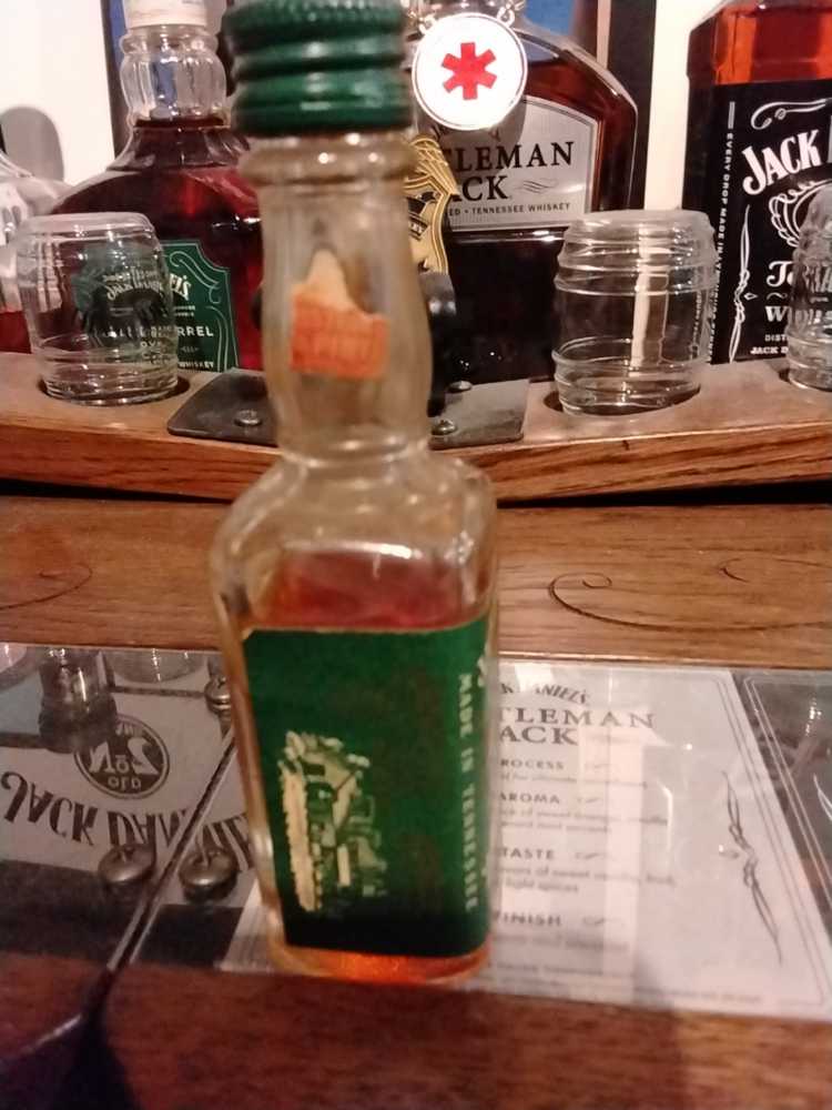 Green Label  50 ml 50’s 60’s  - Jack Daniel‘s Distillery (50 mL) alcohol collectible - Main Image 4