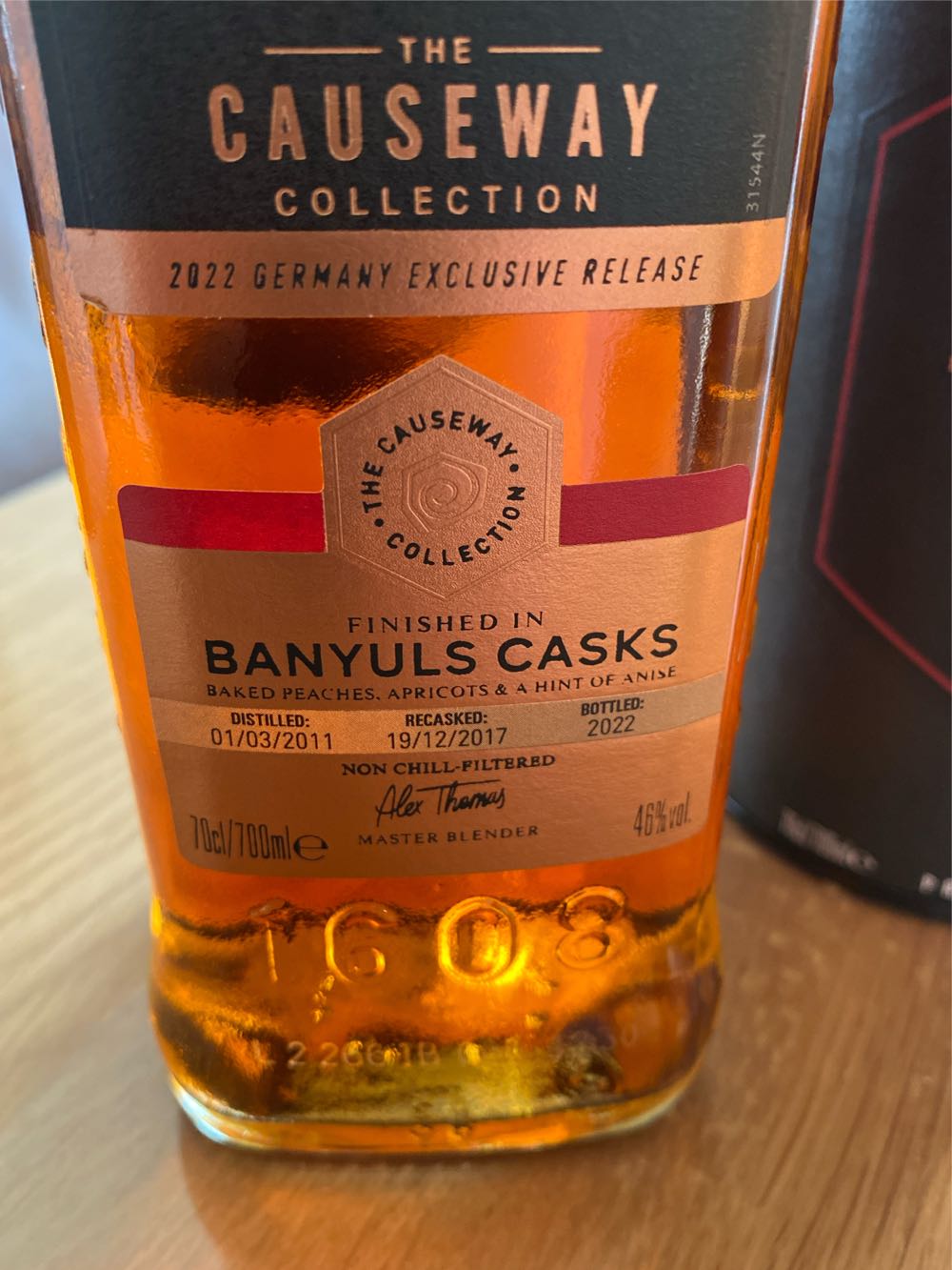 Whisky Single Malt Bushmills Causeway Collection Banyuls Cask 11 Years Single Irish Whiskey 11yo Jahre 2022 - The ’Old Bushmills’ Distillery (700 mL) alcohol collectible [Barcode 5055966830494] - Main Image 4
